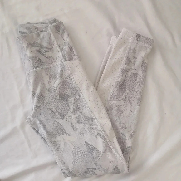 Lululemon Breezy Dot Tights 25" High Rise Mesh Accent Leggings Jasmine White 4 - Picture 7 of 14